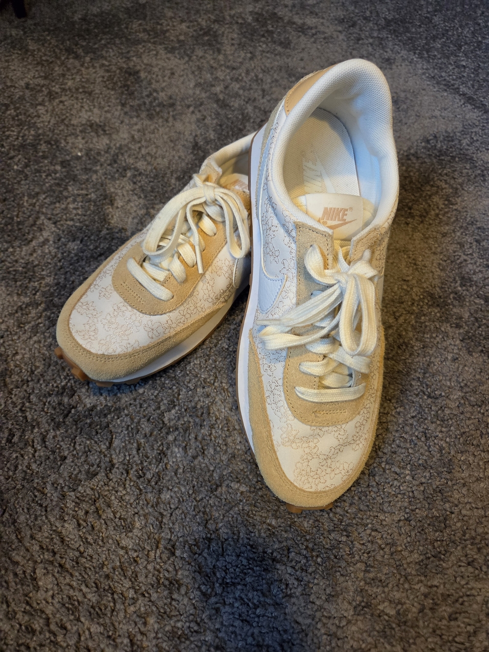 Nike Women’s Cream & Tan Floral Accent Lace-Up Sneakers